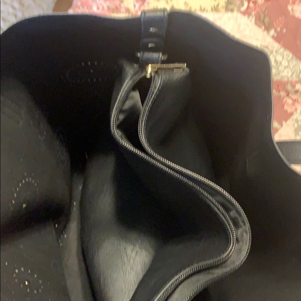 Tote - Picture 4 of 7